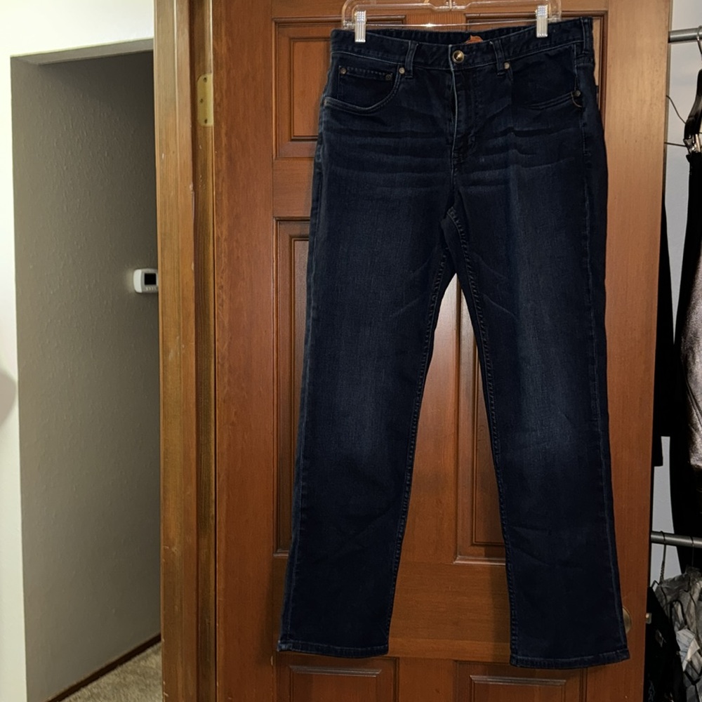 Women’s Tommy Bahama Jeans. Size 34” x 32”. Dark Wash.